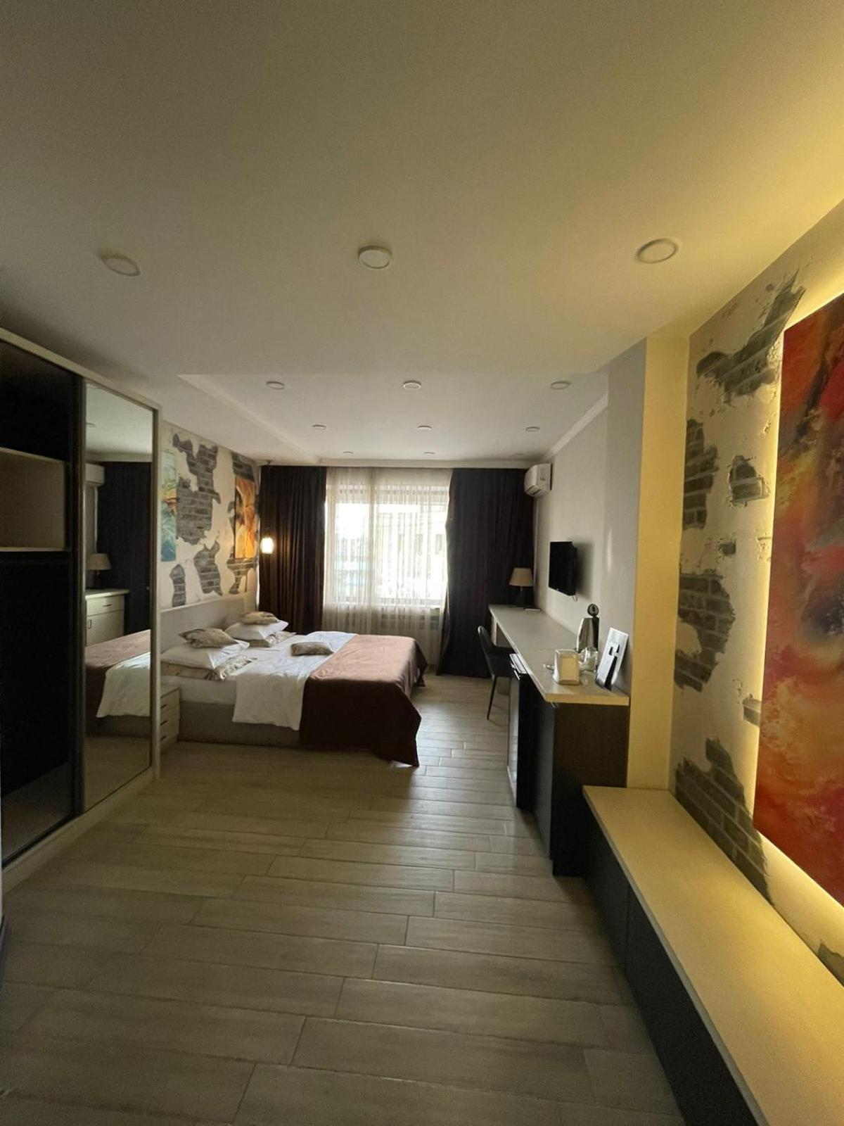 4Room Hotel エレバン エクステリア 写真