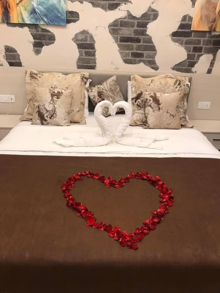 4Room Hotel エレバン エクステリア 写真