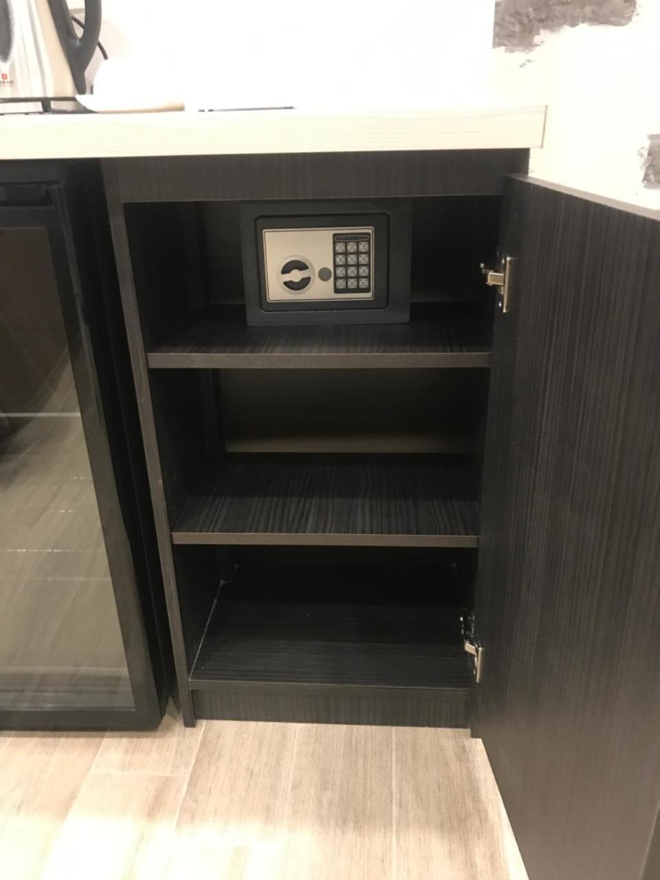 4Room Hotel エレバン エクステリア 写真