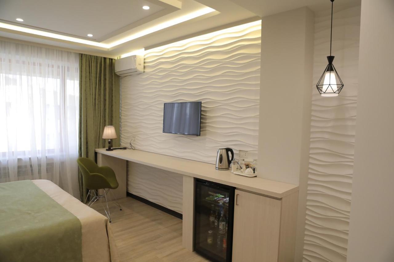 4Room Hotel エレバン エクステリア 写真
