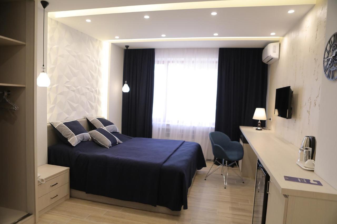 4Room Hotel エレバン エクステリア 写真