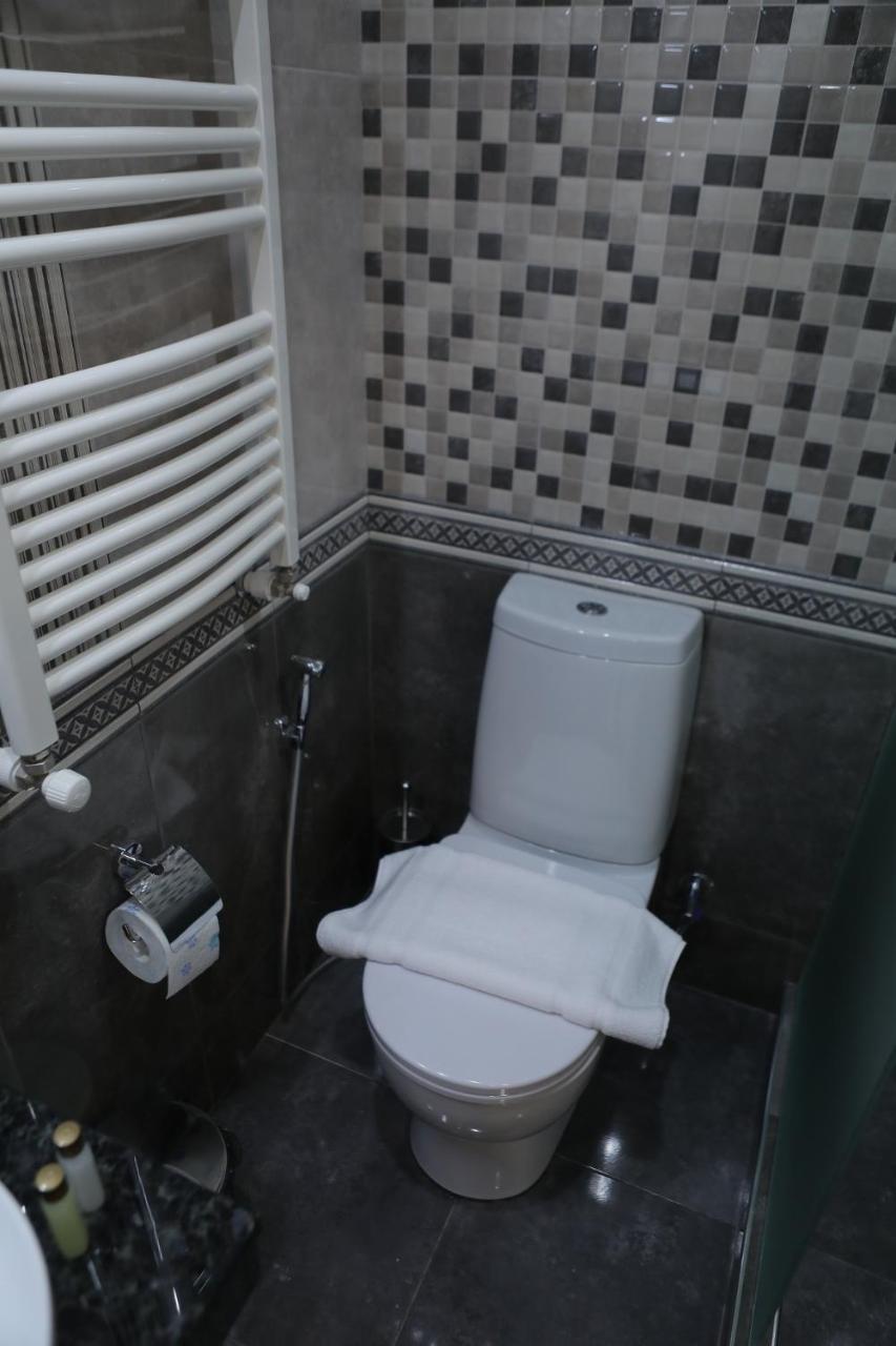 4Room Hotel エレバン エクステリア 写真