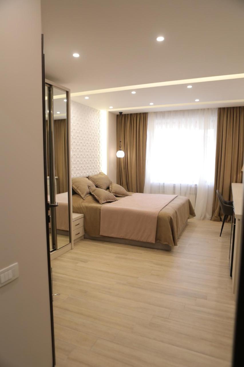 4Room Hotel エレバン エクステリア 写真